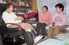 �Z���̐؎��ȗv�]��ӌ��𕷂��g���Ђ�q����i�E�[�j